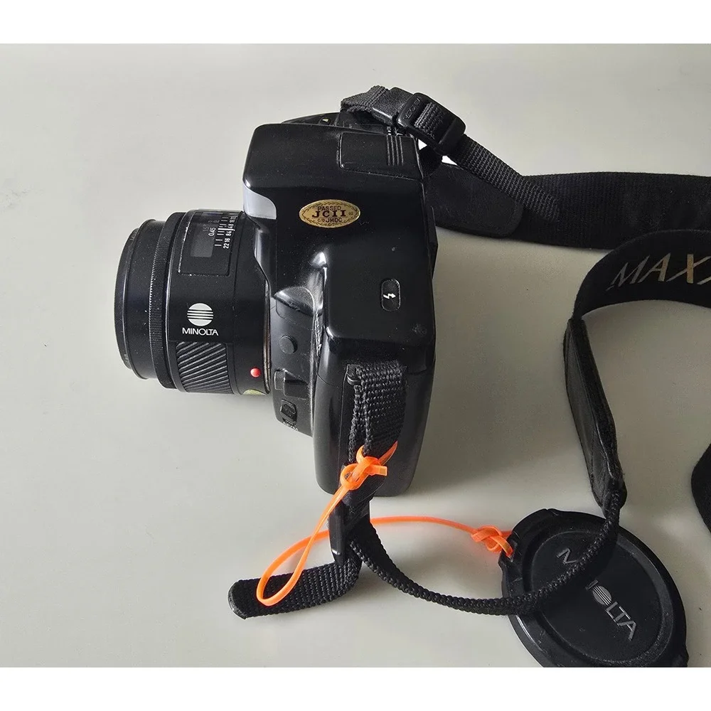 Minolta Maxxum 5000i 35mm‎ SLR Film Camera with AF 50mm Lens and Strap Black